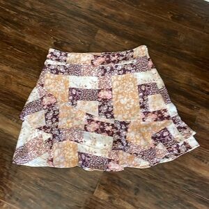 Floral print skirt. New without tag. Size S